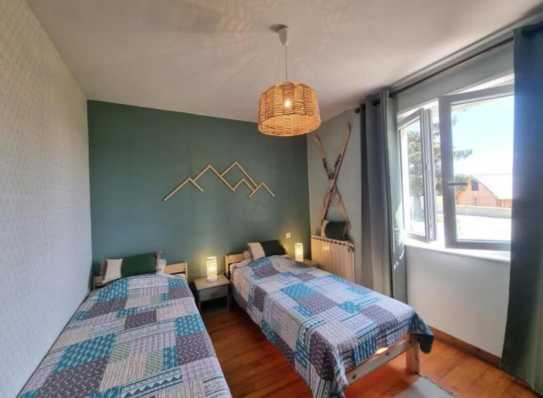 Holiday home Le Temps Des Cerises Villa Saint-Georges-en-Couzan